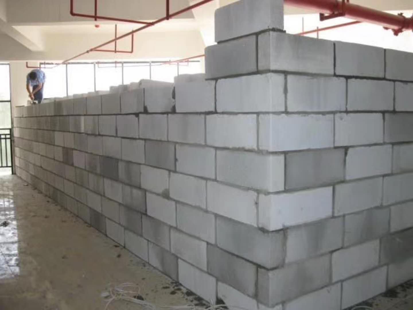 新兴蒸压加气混凝土砌块承重墙静力和抗震性能的研究